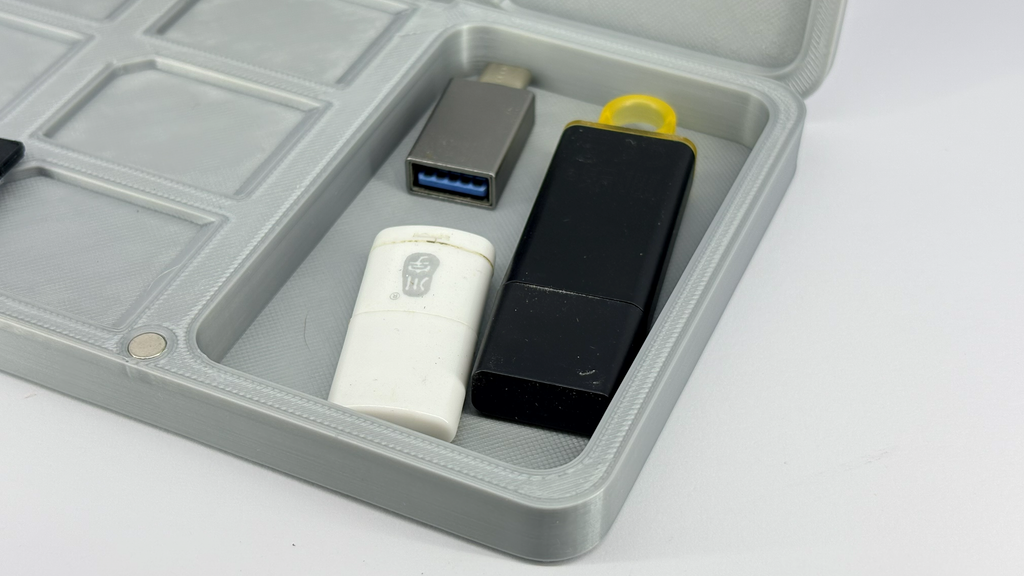 NOVALIT LABS | Magnetic Memory Card Case | Holds 10x microSD, 6x SD & USB Reader | Easy Slide-Access EVA Foam Storage Box